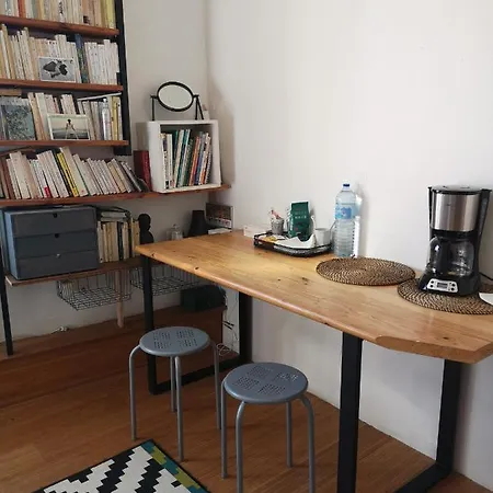 Bed & Breakfast Bnb 4 Personnes 5 Mn Metro Bourg Entree Et Sdb Independantes *